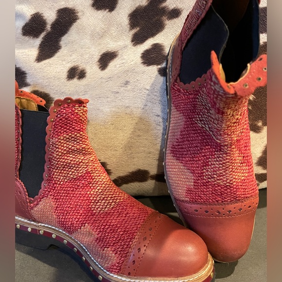 ❤️🥾Free People Textile Atlas Chelsea Boot In Burgundy Kilim size 6 EU 36❤️🥾 - Picture 10 of 10